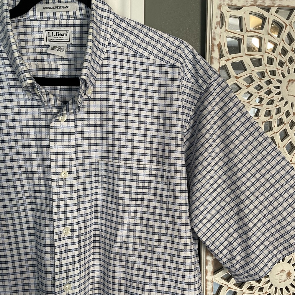 LL Bean Checkered Short Sleeve Button Down Shirt - Picture 2 of 6
